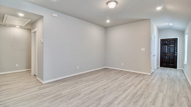 4519 Pinehurst Trace Dr, Pinehurst, TX 77362 - photo 3