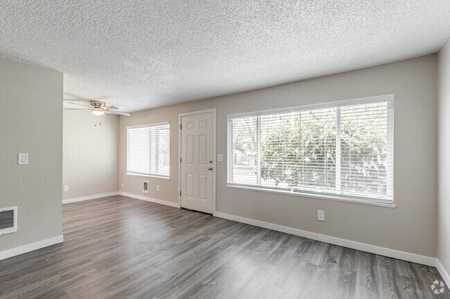 The Stonecreek Duplexes, Salem, OR 97305 - photo 2