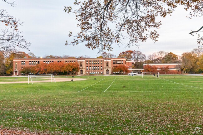 Wickford Middle School in North Kingstown, RI, offers quality education for grades 6-8 with a 12:1 ratio.