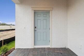 3295 Fall Harvest Dr, Zephyrhills, FL 33540