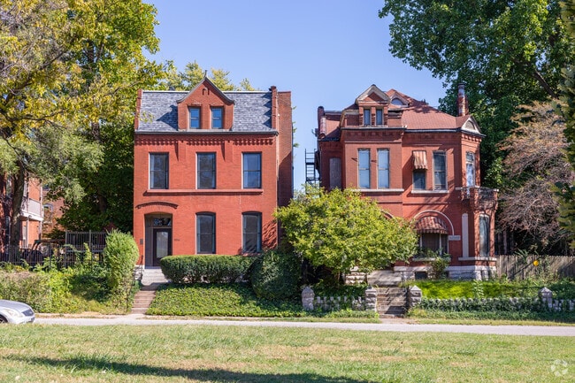 Historical family homes surrounding the Benton Park area.