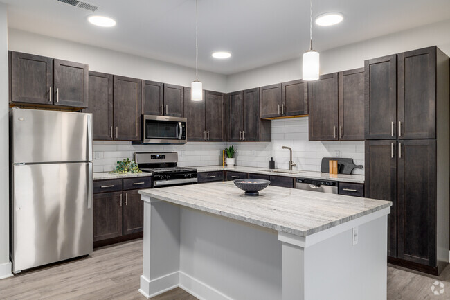 Cypress - 1BR, 1BA - 882SF - Kitchen