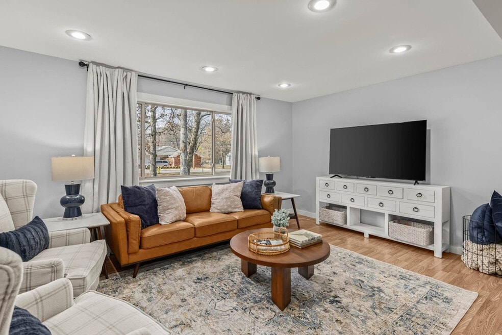 201 N Dogwood St unit ID1241305P, Siloam Springs, AR 72761 - photo 1