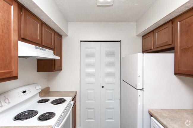 Bristol Square, Indianapolis, IN 46229 - photo 7