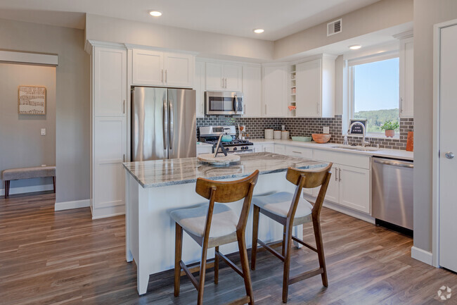 2BR, 2BA - Whitewater