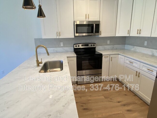 8550 Cat Rd unit B, Maurice, LA 70555 - photo 6