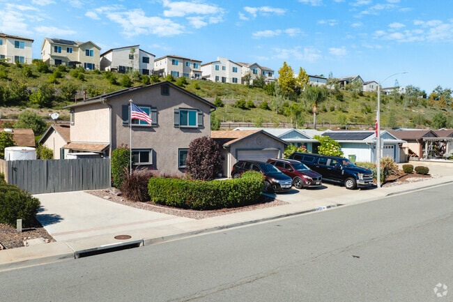 1960s ranch-style and 1980s Mediterranean homes line the streets of East Elliot.