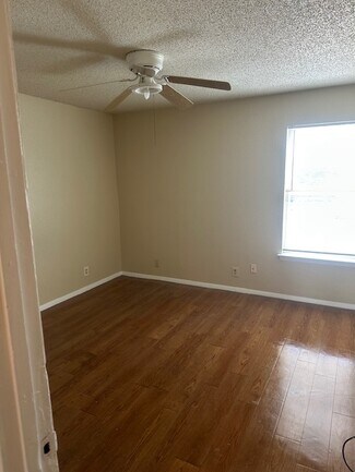 8305 Garcreek Cir Unit B, Austin, TX 78724