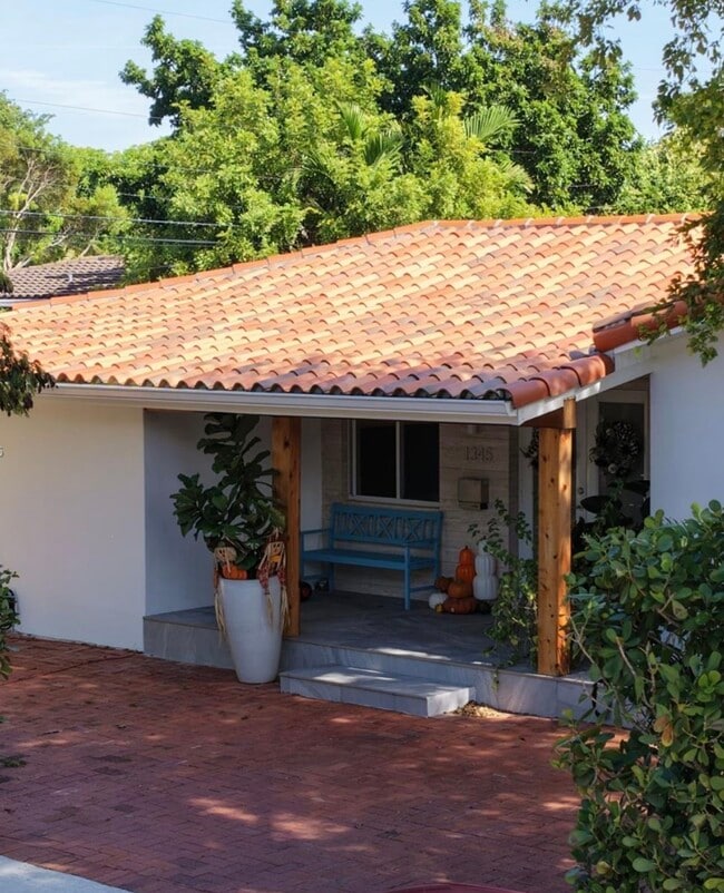 1345 SW 60th Ct, West Miami, FL 33144