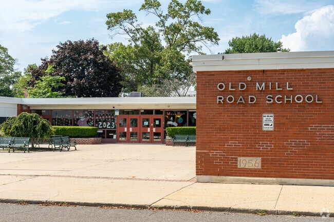 Courses in reading, writing, and literature are available at Old MIll Road School.