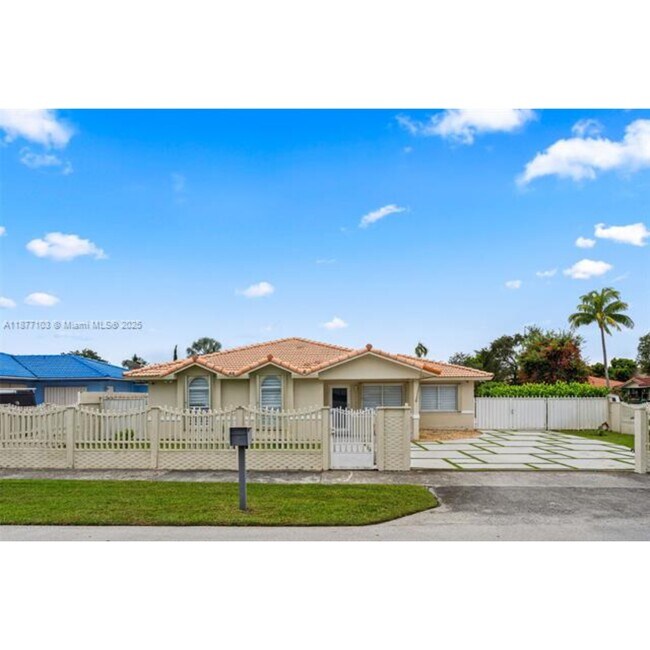 11380 SW 180th St, Miami, FL 33157 - photo 6