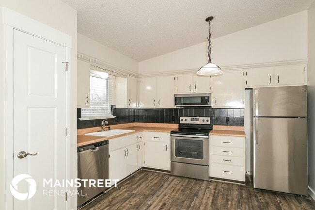 2557 Tricia Ln, High Ridge, MO 63049 - photo 6