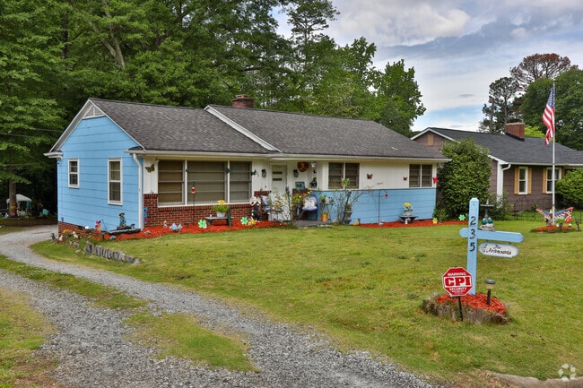 Larger one-story ranches are another popular option for Park Hills homeowners.