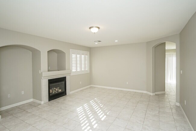 9281 Hainsworth Ave, Las Vegas, NV 89148 - photo 5