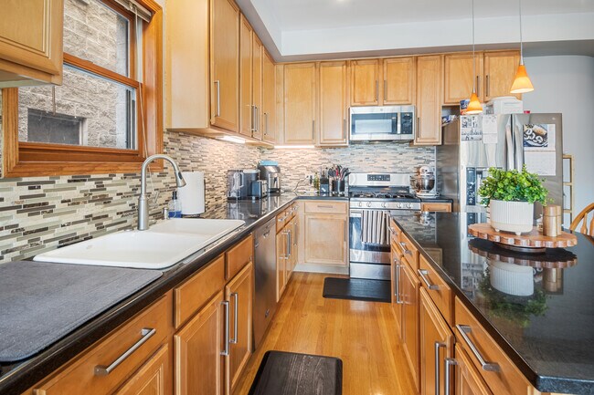 1954 W Diversey Pkwy unit 1E, Chicago, IL 60614 - photo 3