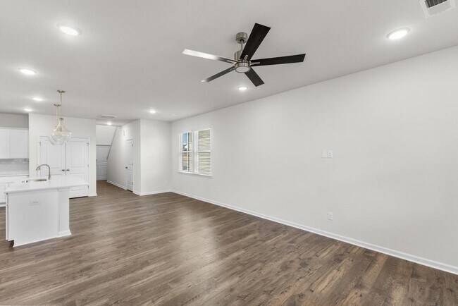 1236 Summer Duck Loop, Florence, SC 29501 - photo 2