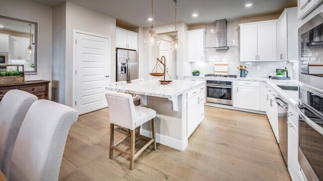 9077 Cerro Vista Dr, El Dorado Hills, CA 95762 - photo 5