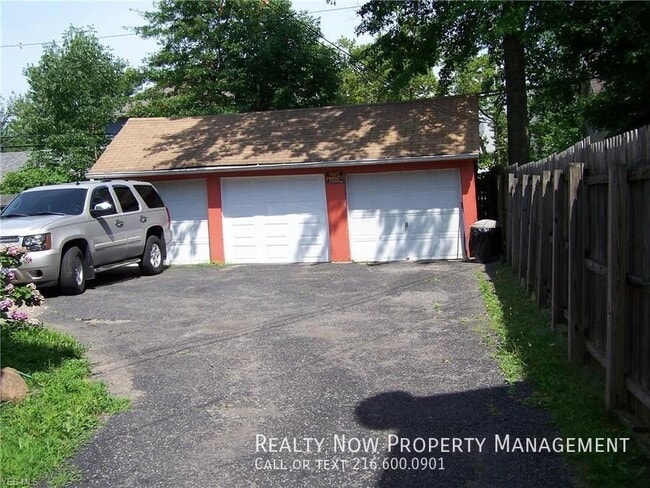 1637 Coventry Rd unit 1637Coventry3rd, Cleveland, OH 44118 - photo 2