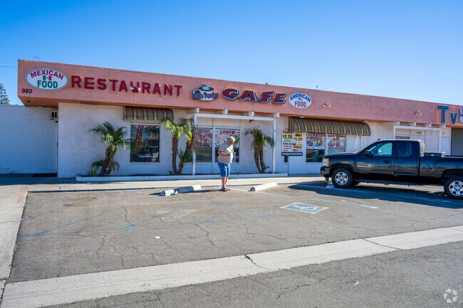 Start your day right with a fresh brew from Little Pantry Cafe in Equestrian Downs.