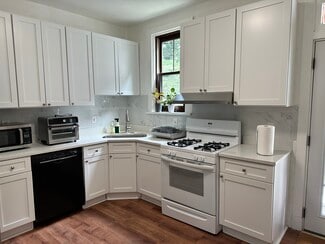 2019 Wightman St, Pittsburgh, PA 15217