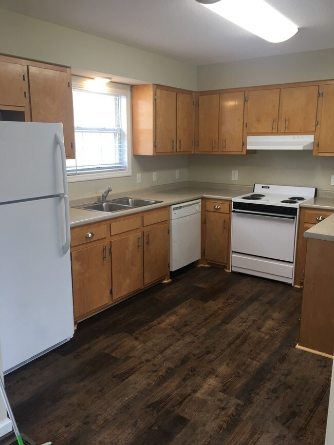 26 Carol Ln unit 3, Crossville, TN 38571 - photo 3