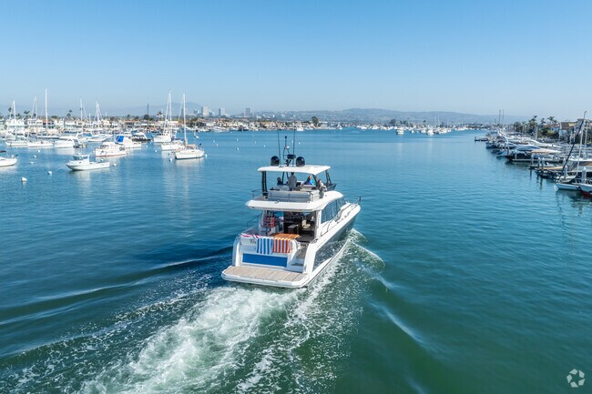 Central Newport Beach has or is near several yacht clubs for those who own boats.