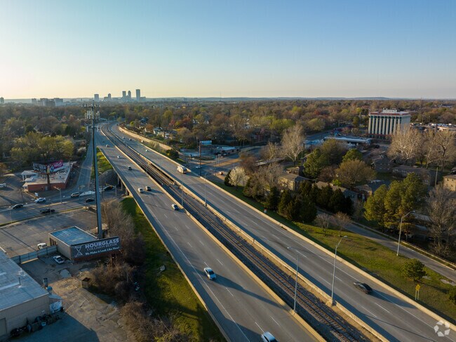 The Interchange to downtown Tulsa makes commuting a snap in Driller's Landing.
