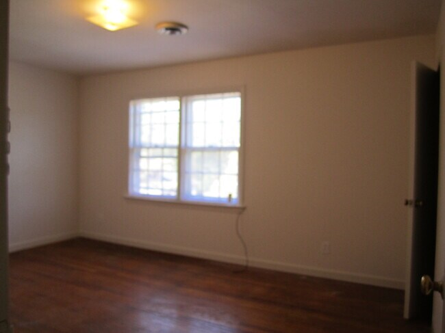 610 Park Ave, Goldsboro, NC 27530 - photo 5