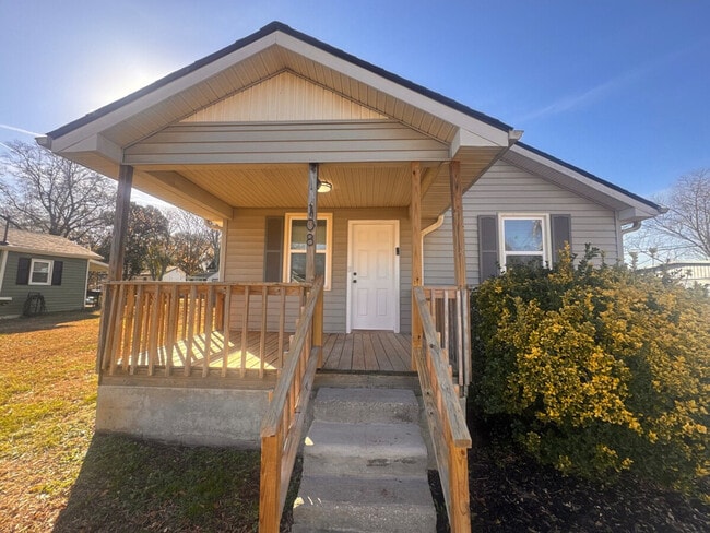 104 Cannon Ave unit ID1368861P, Greer, SC 29651 - photo 3