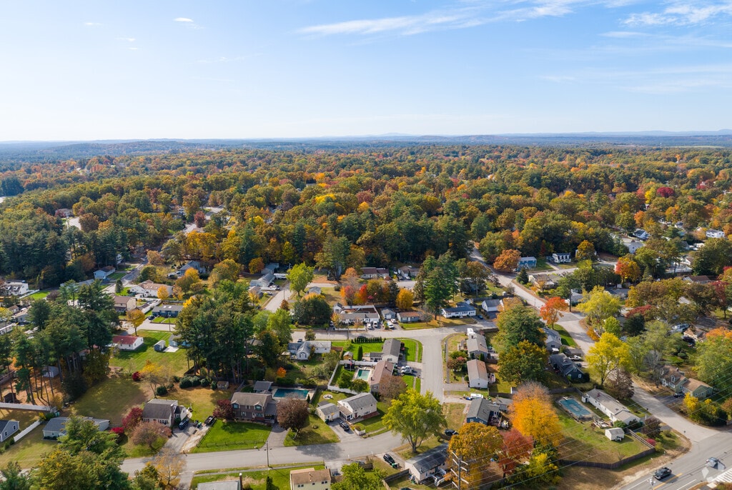 About West Hollis Schools, Demographics, Things to Do