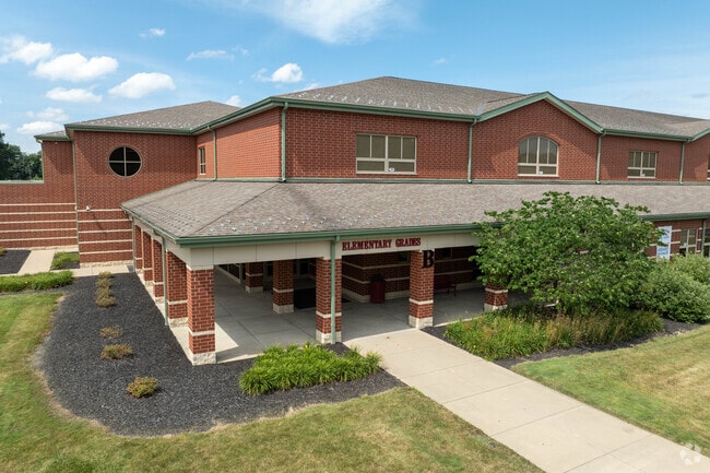 Lincoln School teaches Pre-K, Elementary, and Middle School.