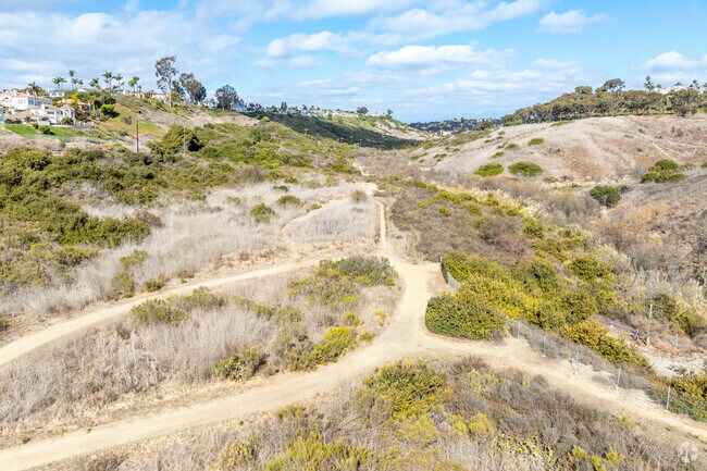 For a more rugged walk head to the dirt trails at Salt Corridor Regional Park.