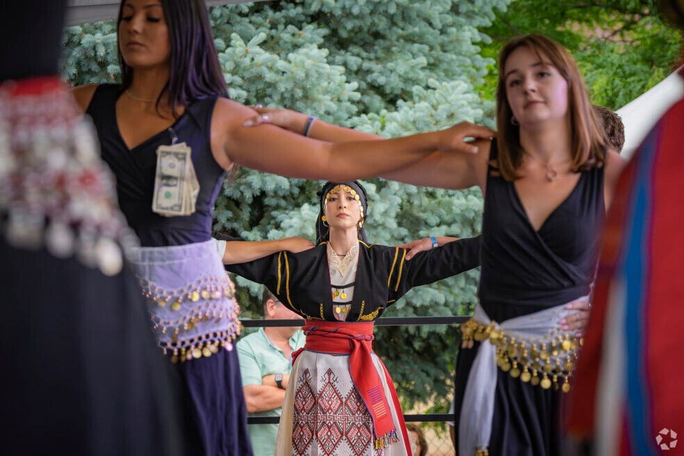 Neighborhood_Hilltop_V2_110323