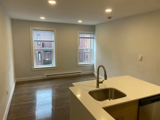 529 Beacon St unit 21, Boston, MA 02115 - photo 2