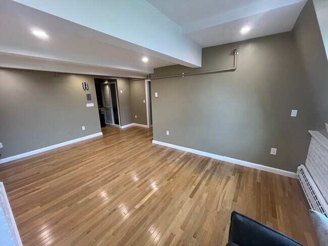 117 Beacon St unit 6R, Boston, MA 02116 - photo 7