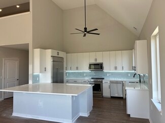300 Riverfront Blvd, Elmwood Park, NJ 07407