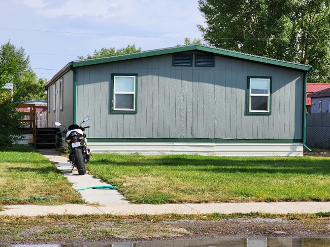 407 W Jefferson St, Three Forks, MT 59752 - photo 2