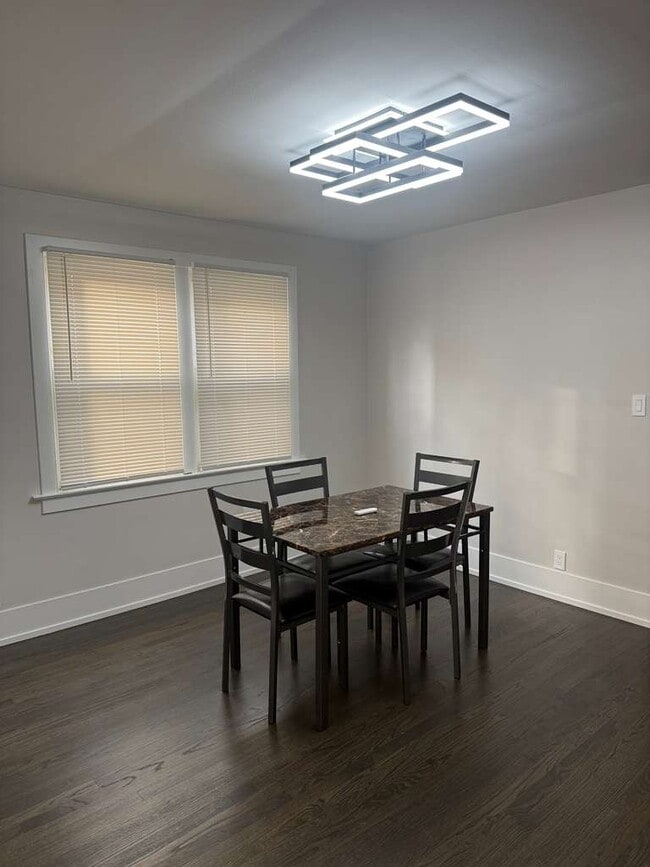 4846 W Roscoe St Unit 2, Chicago, IL 60641