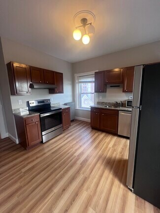 507 Green St Unit H, Cambridge, MA 02139