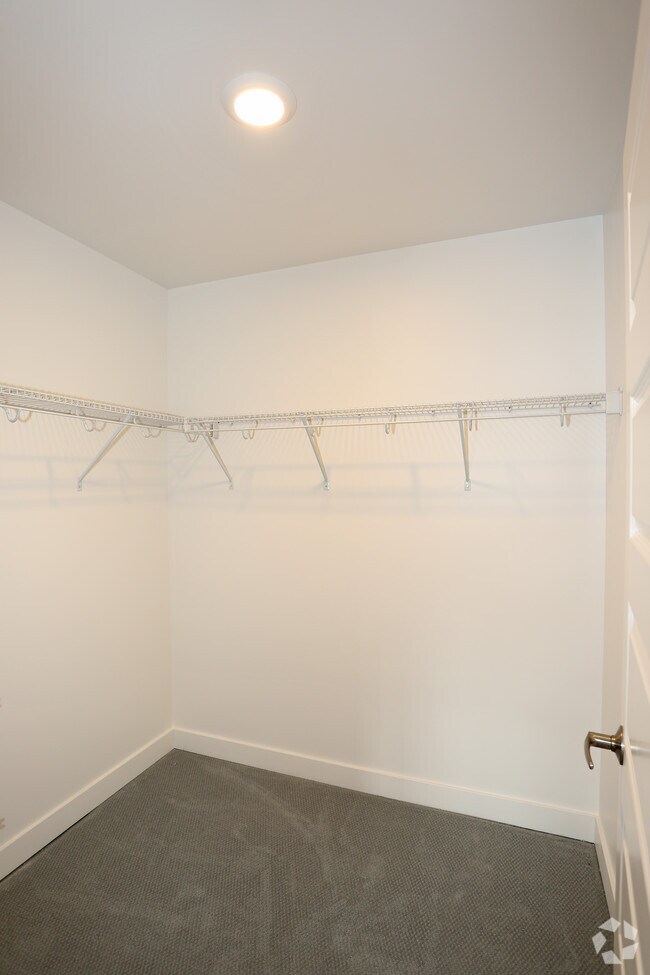 Charlotte Square, Rochester, NY 14607 - photo 3