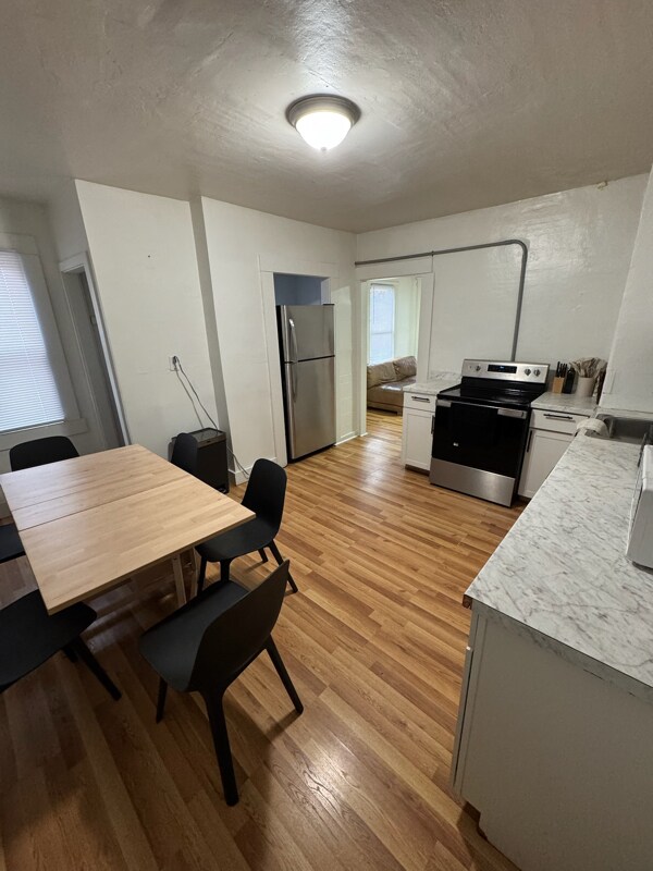 149-151 Quincy St unit 3, Springfield, MA 01109 - photo 6