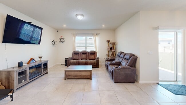 1623 Aspen Ave, Davenport, FL 33837 - photo 2