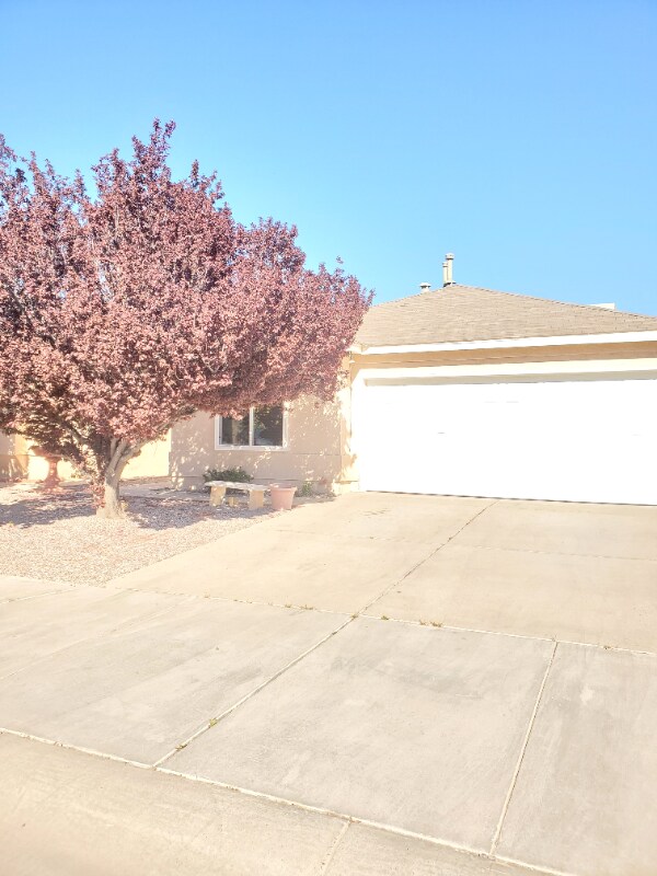 332 Vista Del Angel SW, Albuquerque, NM 87121