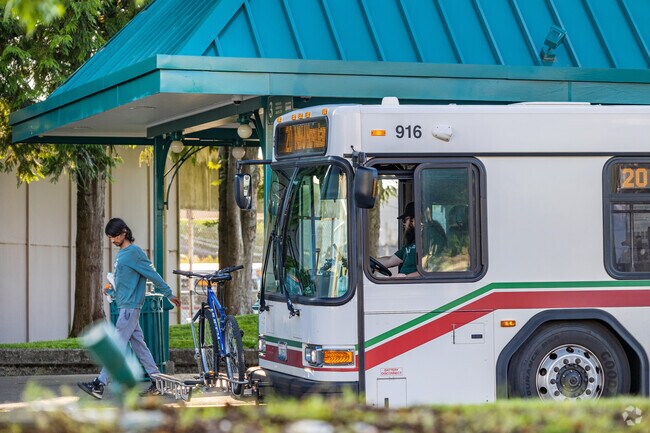 Grays Harbor Transit Bus passes through Ontario, WA and continues all the way to the Pacific.