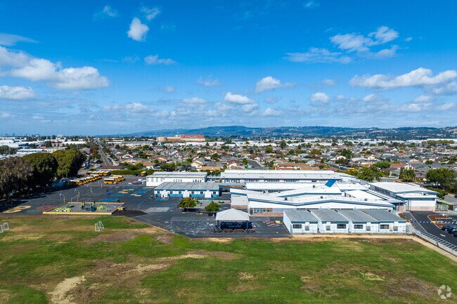 Madison Elementary School scores a A- on Niche.