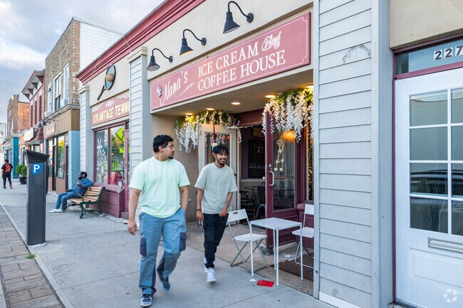 Downtown Westbury has many great restaurants and ice cream shops.