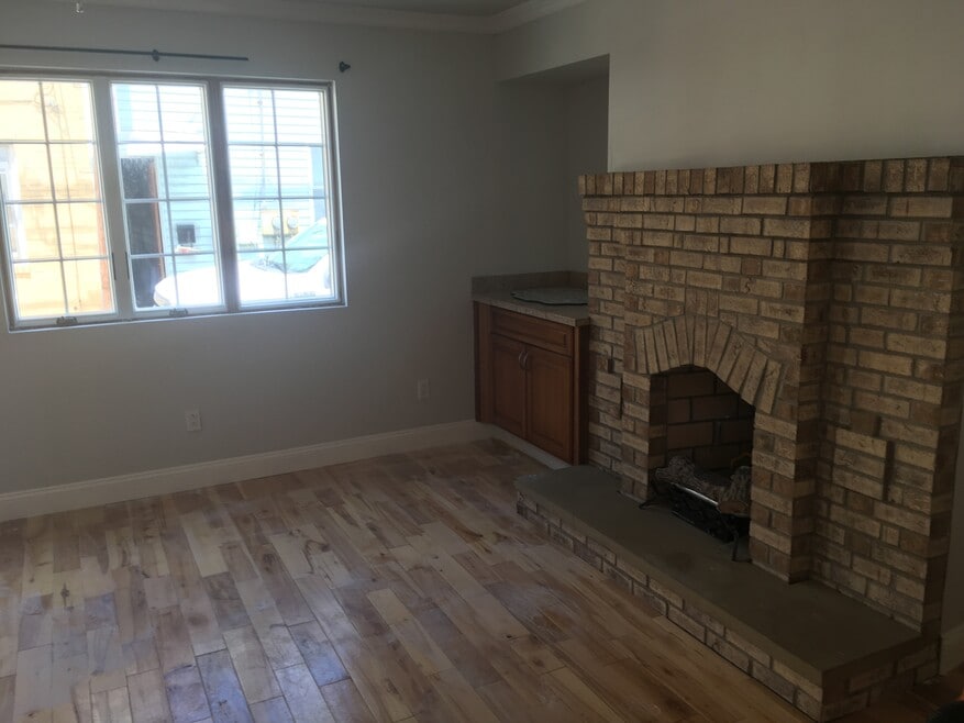 1918 Larkins Way, Pittsburgh, PA 15203 - photo 1