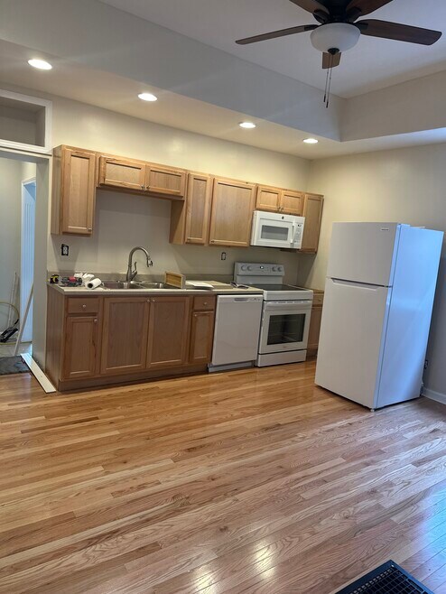 1425 S 1st St unit 2, Louisville, KY 40208 - photo 1