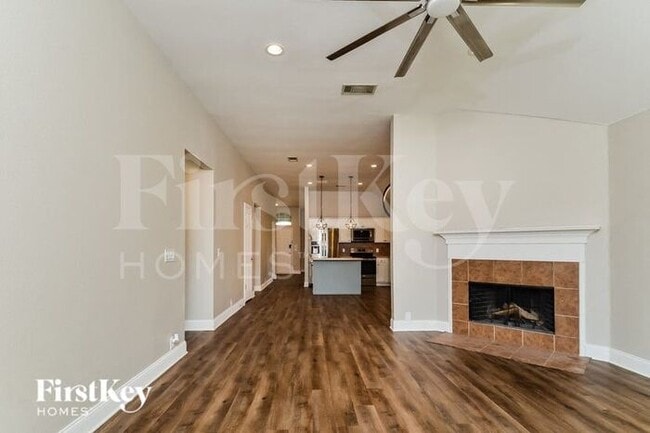 8828 Yosemite Trail, Crossroads, TX 76227 - photo 2