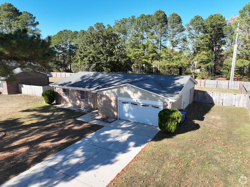 6606 Gristmill Rd, Fayetteville, NC 28314 - photo 2